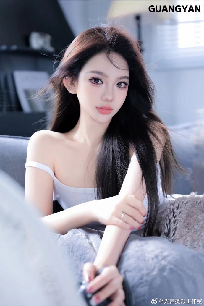 她 封面